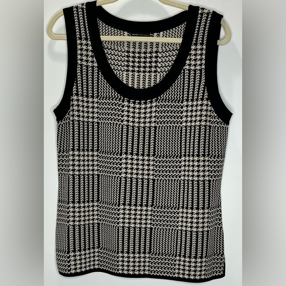 Grace Dane Lewis Black and Cream Houndstooth Sleeveless Women's Knit Top